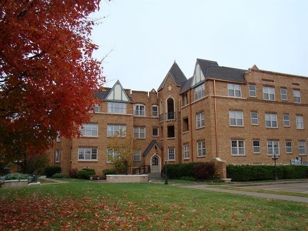 Senate Suites Extended Stay Hotel Topeka Exterior foto